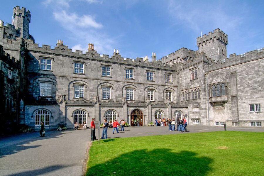 Dublin: Kilkenny, Wicklow & Glendalough Tour & Sheepdog Show - Kilkenny: medieval streets with limited free time