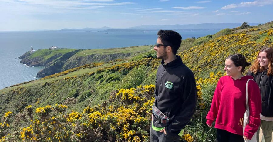 DUBLIN: Malahide castle and Howth MULTILINGUAL full day tour - From Dublin to the North Bay