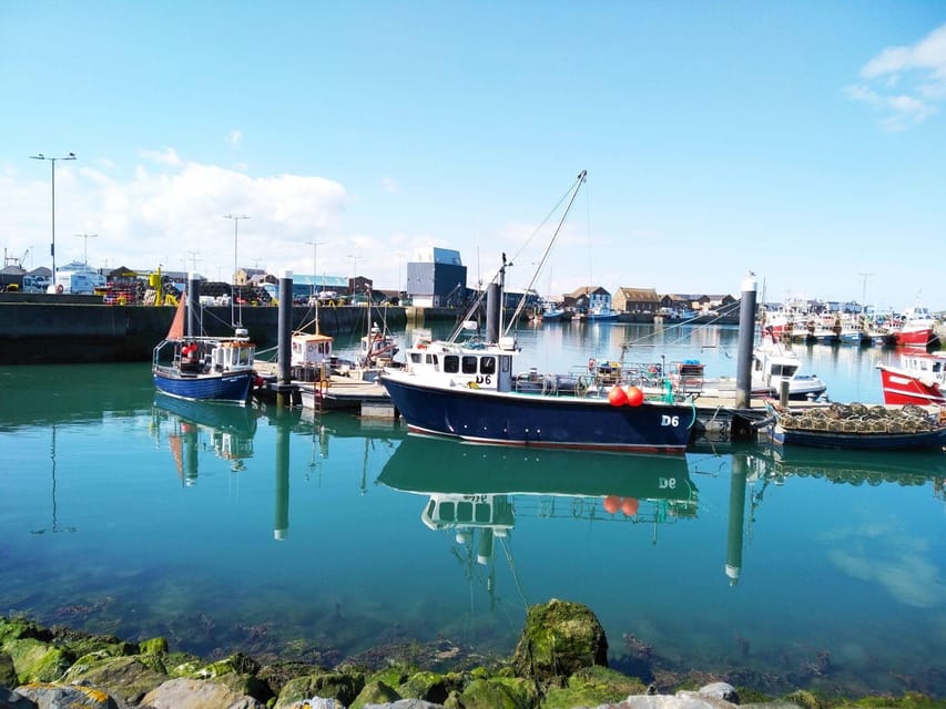 DUBLIN: Malahide castle and Howth MULTILINGUAL full day tour - Portmarnock, beaches, and the road to Howth