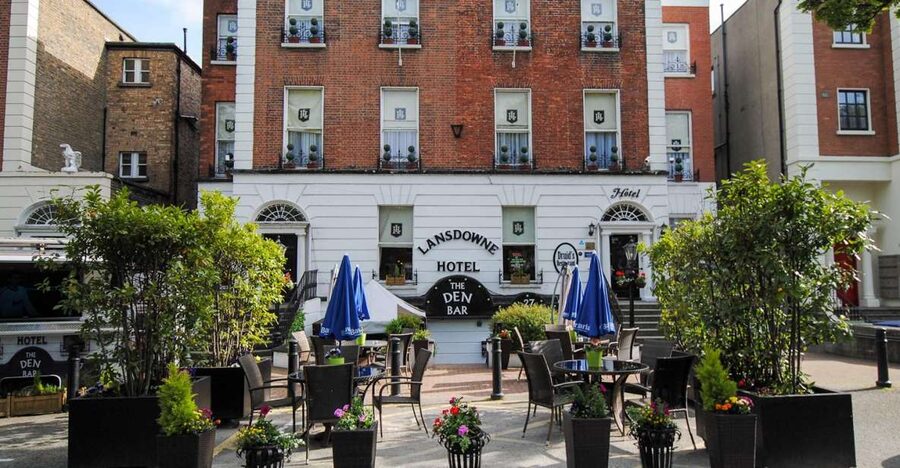 Dublin: Music and Dance Show at The Irish House Party - Choosing the dinner at 6:30 PM