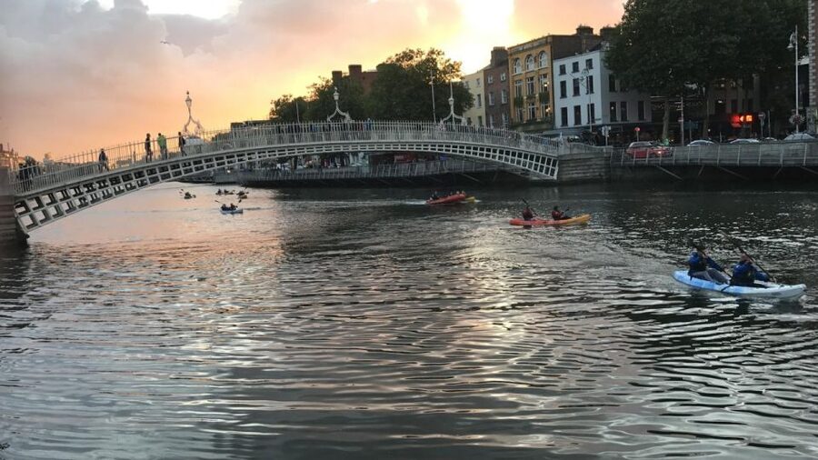 Dublin: Music Under the Bridges Kayaking Tour - Paddling through central Dublin