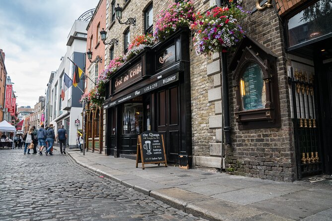 Dublin Old Town: Famous Pubs Exploration Game and Tour - The Clarence Hotel and Temple Bar Pub