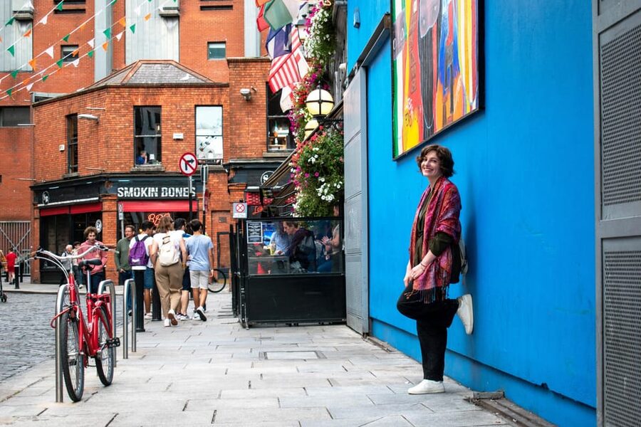 Dublin: Private Photo Experience - Starting at Molly Malone and Trinity College