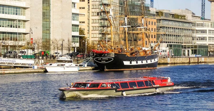 Dublin: River Liffey Sightseeing Cruise - Stories that turn a short cruise into a history lesson