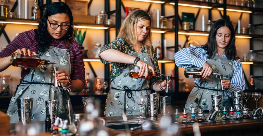 Dublin: Roe and Co Distillery Cocktail Workshop Experience - How it fits into a Dublin day