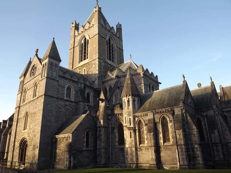 Dublin: Sightseeing Walking Tour in German - Key points at a glance