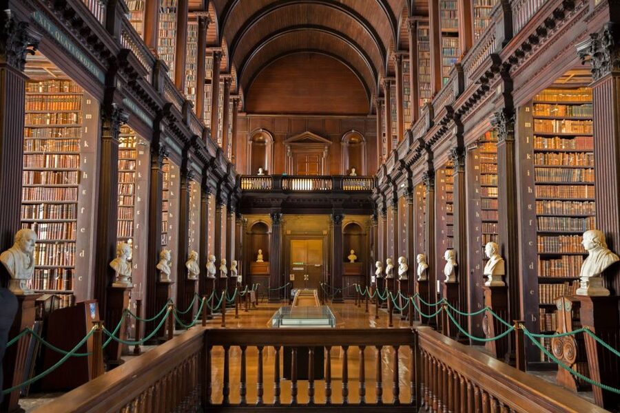 Dublin: Skip-the-line Book of Kells & Old Town Private Tour - The 5-hour option: transfers plus the full Old Town route