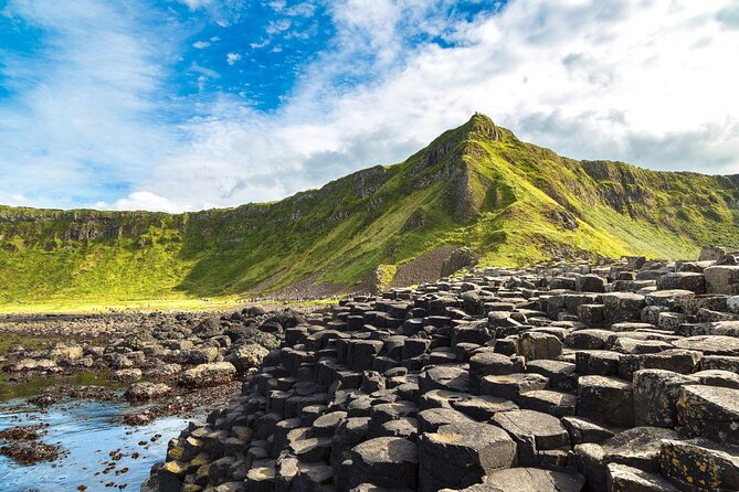 Dublin to Belfast Black Cab, Dunluce Castle and Giant's Causeway - Why the Belfast Black Cab Comes First