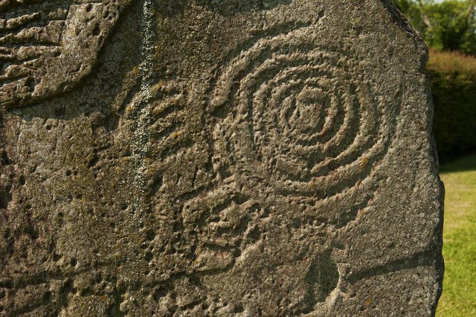 Dublin to Newgrange, Monasterboice Small Group Guided Tours - Three hours at Newgrange and Brú na Bóinne