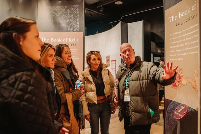 Dublin: Trinity College, Castle, Guinness and Whiskey Tour - Dublin Castle and the limits of the visit
