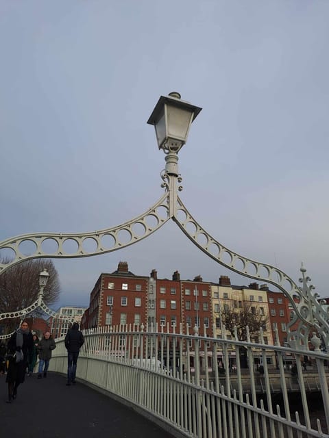 Dublin Walking Tour: Top 10 highlights - Returning toward Trinity College