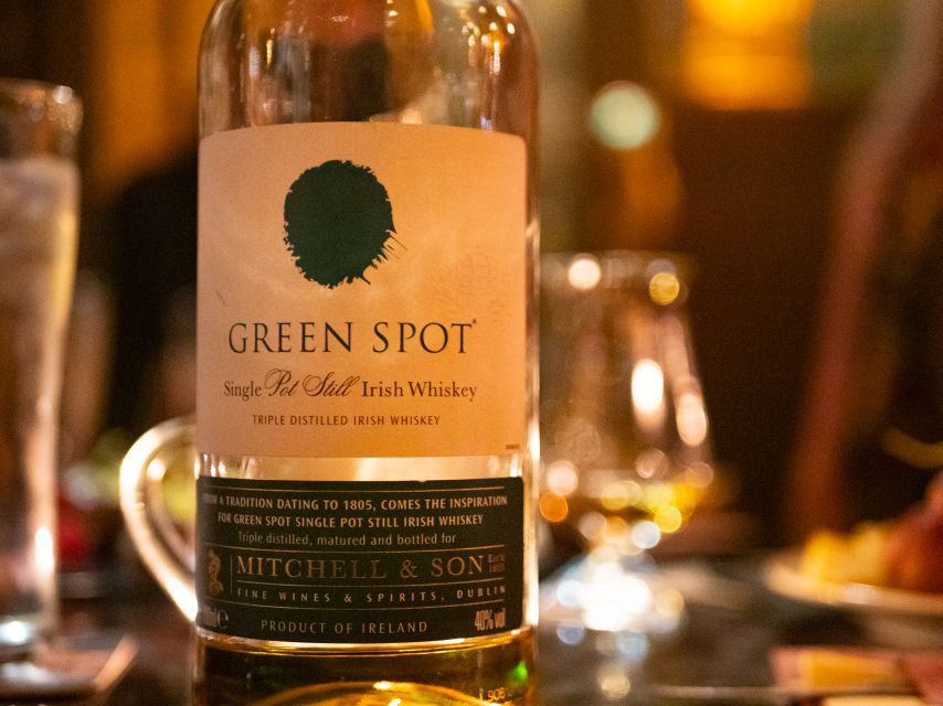 Dublin: Whiskey Tasting Tour - The 10-minute walk through central Dublin