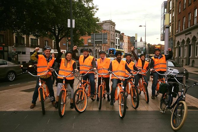 E-Bike & Bike Tour with a Local Guide in Dublin - Dublin Castle and the first taste of the old city