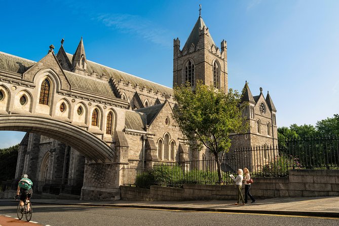 Essential Private Dublin walking tour for up to 6 people - A fast introduction to central Dublin