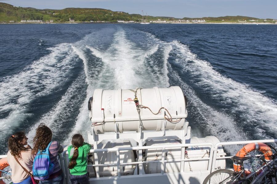 Fastnet Rock Lighthouse direct boat tour-Baltimore.Guided. - Circling the 54-metre lighthouse