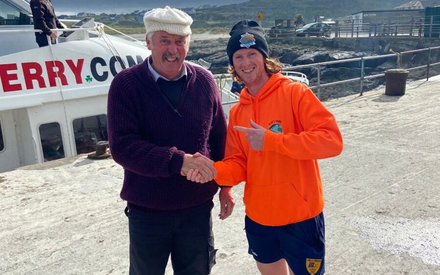 From Doolin: Day Trip to Inisheer with Bike or Bus Tour - Sunken graveyards and a shipwreck on the shore