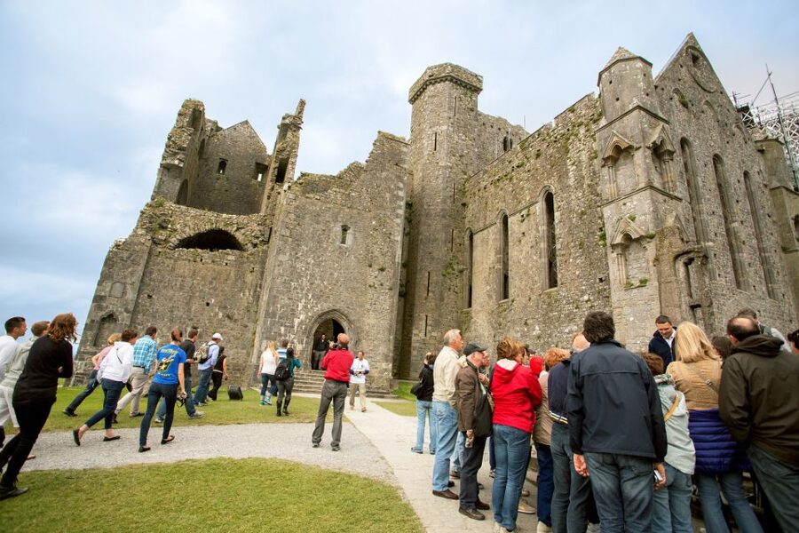 From Dublin: Blarney, Rock of Cashel and Cahir Castles Tour - The long ride back to Dublin