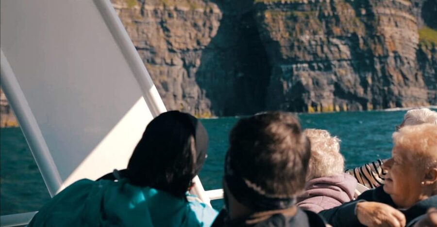 From Dublin: Galway + Cliffs of Moher Boat Cruise in Spanish - Leaving Dublin at 8:00