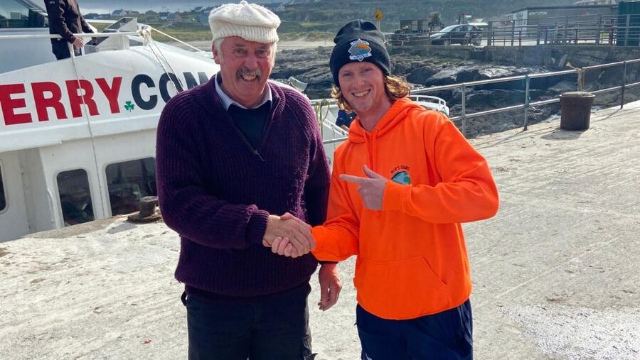 From Galway: Day Trip to Inisheer with Bike or Bus Tour - Free time for a pint, beach, or family stop