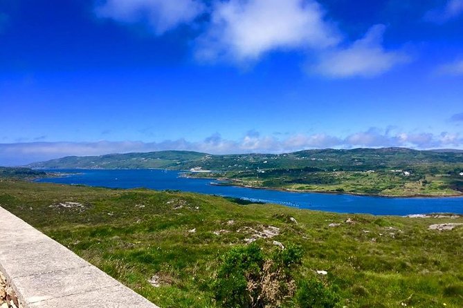 From Galway: Guided tour of Connemara with 3 hour stop at Connemara National Pk. - Clifden, the small center of Connemara