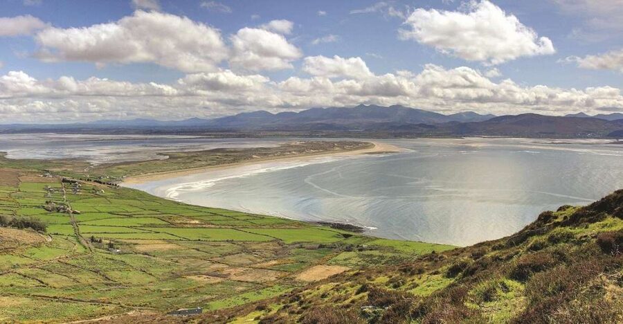 From Killarney: Day Trip to Dingle - Guides, driving, and the coach ride