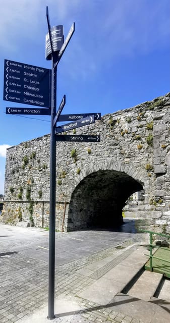 Galway City: Evening Guided Walking Tour of Galway City - The Claddagh Ring and the meaning behind the symbol