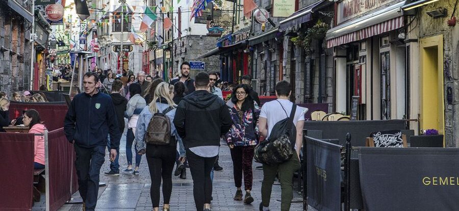 Galway City: Guided 1.5-Hour Walking Tour - Following Galway’s merchant families into the medieval center