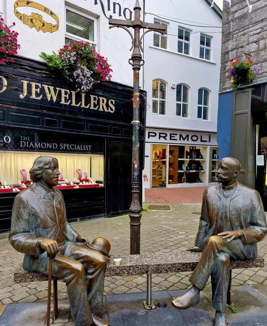 Galway City Walk: Rougues, Rebels and Rakes - Spanish Arch, the Long Walk, and Galway Bay