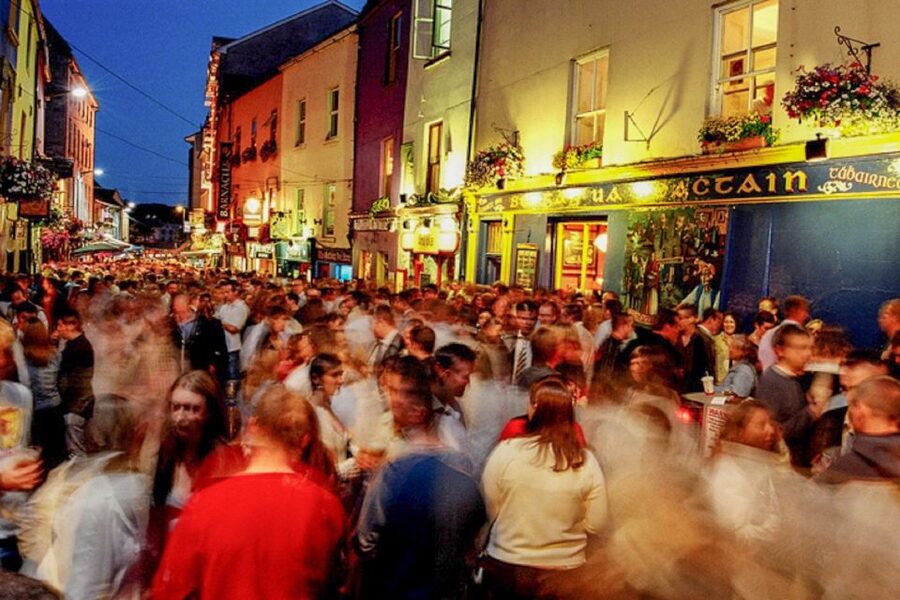 Galway, Cliffs of Moher & Connemara: 2-Day Combo Tour - The Burren and the music village of Doolin