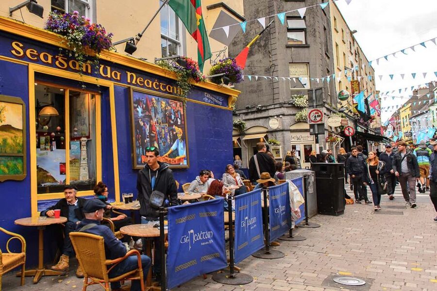 Galway: Welcome to Galway Walking Tour - Use the guide’s pub and restaurant advice