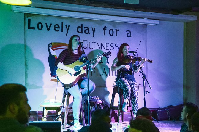 Generation Pub Crawl Dublin - Who will enjoy this pub crawl most?