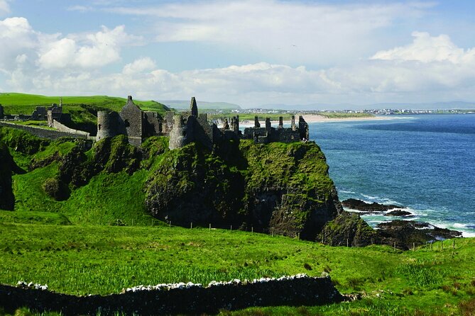Giant's Causeway with the Titanic Exhibition and the best of Northern Ireland - The 6:45 am start in central Dublin