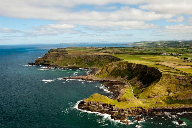 Giant's Causeway with the Titanic Exhibition and the best of Northern Ireland - What the guide and driver add