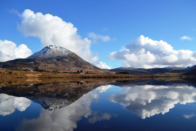 Glenveagh National Park and Gaeltacht Tour - Glenveagh National Park and the castle by Lough Veagh