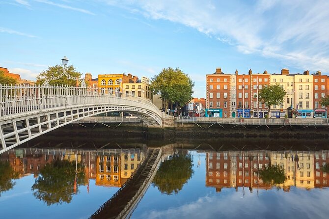Highlights of Dublin Private Walking Tour with Guide - Grafton Street, with music in the mix