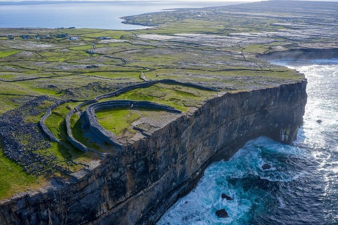 History & cultural tour of Inishmore, Aran Islands. Galway. Private. 2 ½ hours - A fast introduction to Inishmore’s old stones and island life