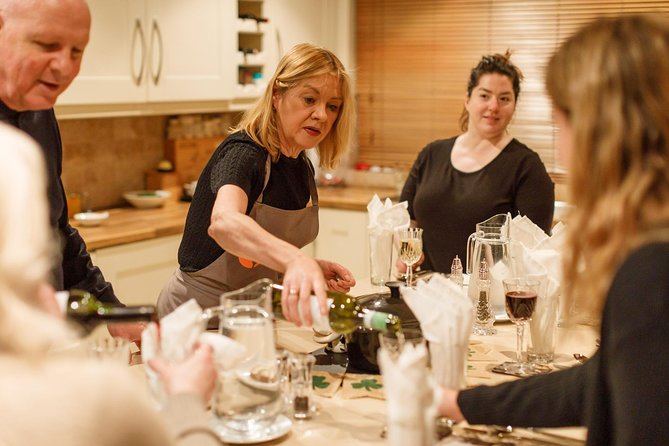 Irish Craic & Cuisine: Cooking Class & Dinner in Central Dublin - What the group size changes