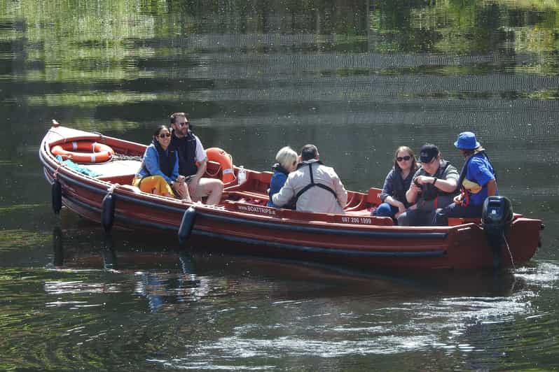 Kilkenny: Guided City Boat Tour with Kilkenny Castle Views - Heading upstream toward Kilkenny’s old landmarks