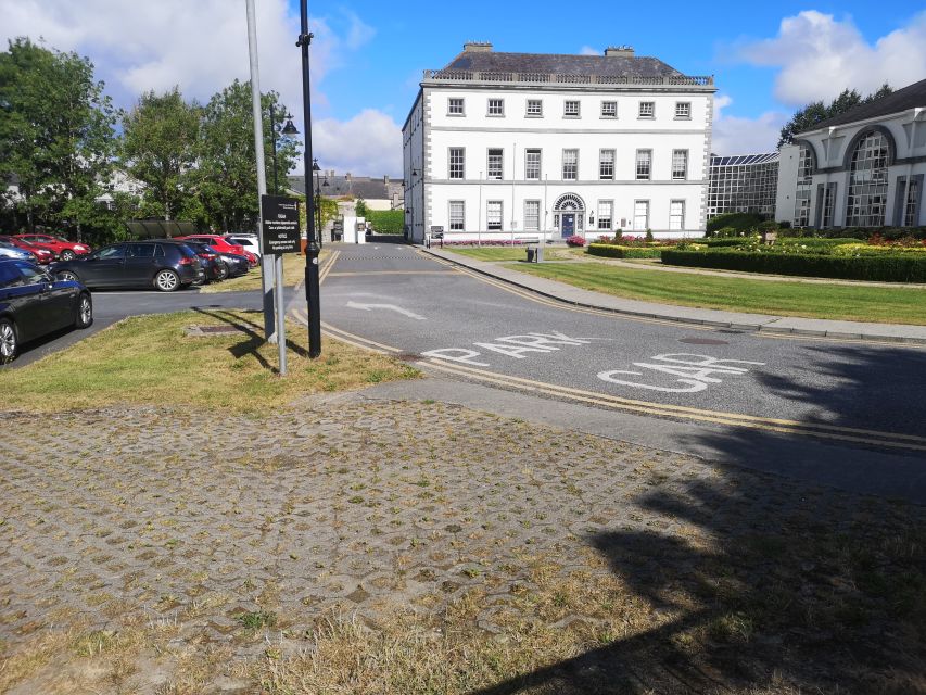 Kilkenny: Historical Highlights Walking Tour - Finishing at Kilkenny Castle
