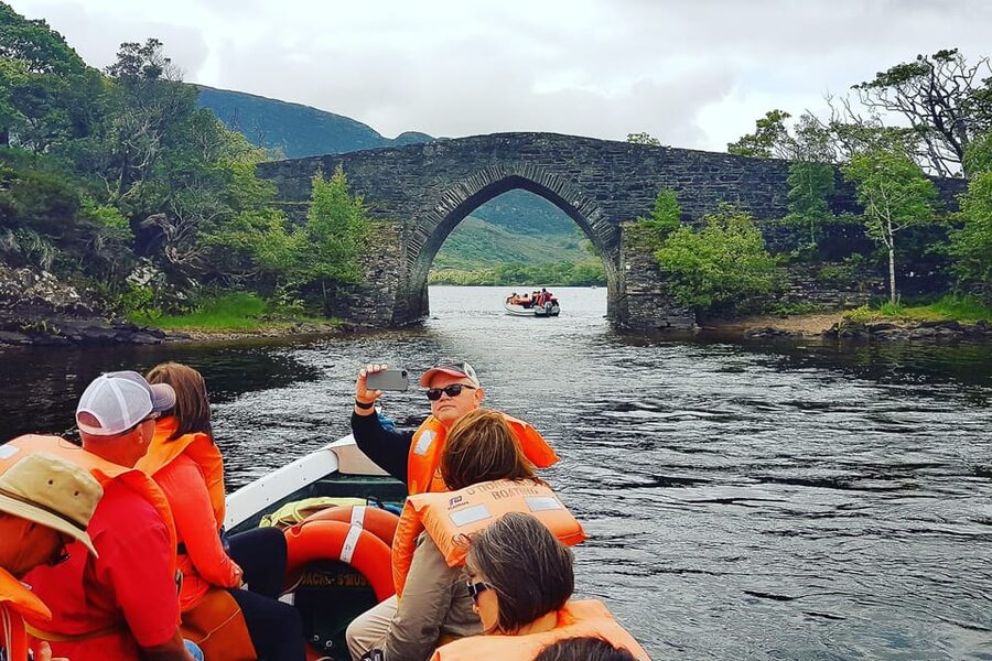 Killarney: Gap of Dunloe Pony, Trap & Traditional Boat Tour - Starting at Kate Kearney’s Cottage