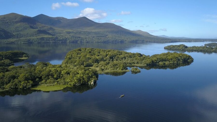 Killarney: Gap of Dunloe Walking and Boat Tour - Crossing the Lakes of Killarney by traditional boat