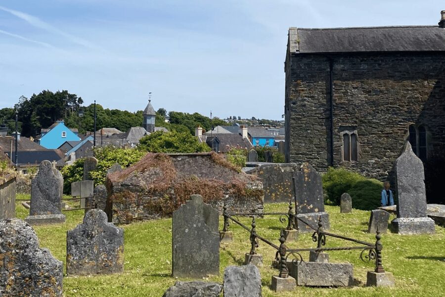 Kinsale: Guided eBike Sightseeing Tour - Moving from town streets to quieter corners