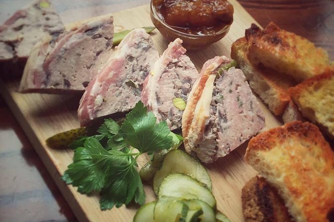 Meet and Eat Dublin: Dublin Food Walking Tour - Key points at a glance