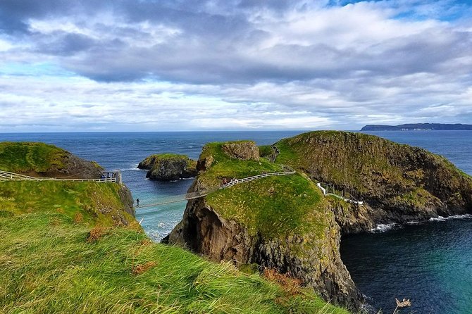 Northern Ireland Including Giant's Causeway Rail Tour from Dublin - Dunluce Castle: ten minutes for the photograph