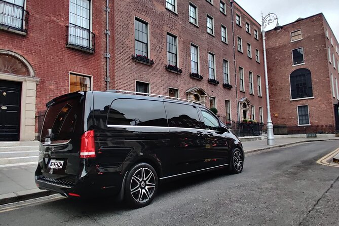 Private Dublin Airport Transfers to City Center Hotels - The 45-minute ride into central Dublin