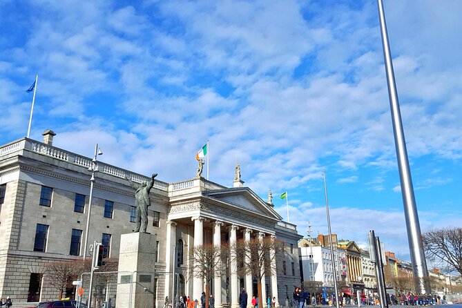 Private Dublin Sights and Pints (Walking Tour) - City Hall connects architecture with the Easter Rising