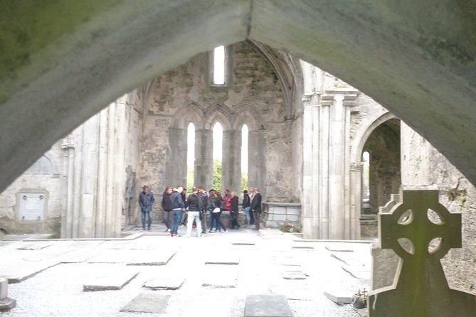 Private tour to the Cliffs of Moher guided in Spanish - Galway Bay and the west coast drive