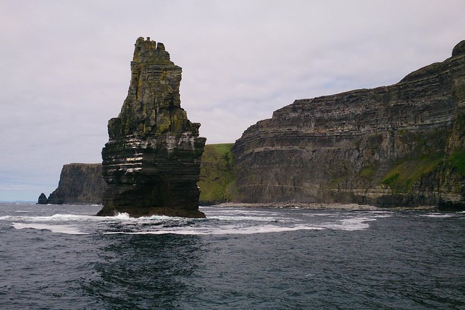 Private tour to the Cliffs of Moher guided in Spanish - Price and group size: who gets good value