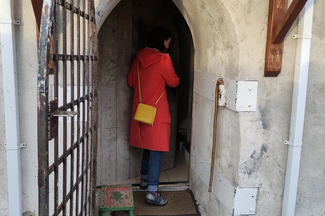 Private visit in an Irish Castle Home - Original documents, deeds, and portraits
