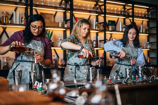 Roe & Co Distillery Experiences - Choosing between Blending and Flavors